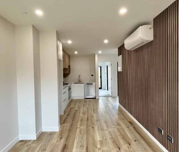 Pets allowed, three bedroom + study home - Photo 3