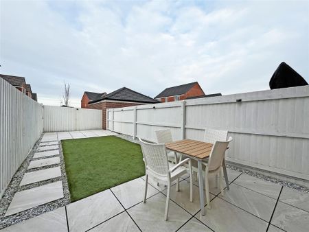 3 bedroom Town house to rent - Photo 5