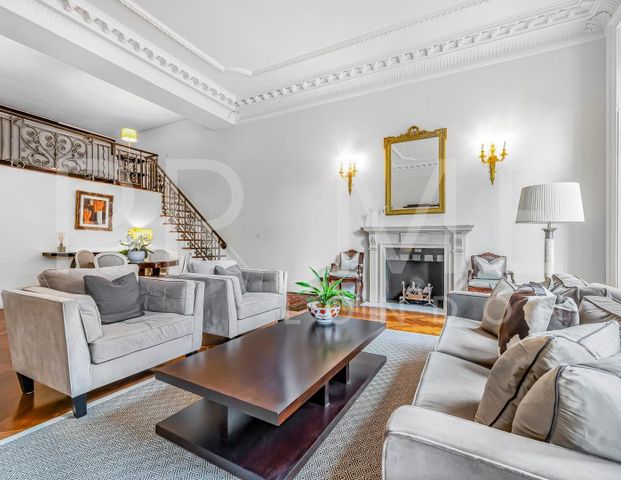 The Tower, One St George Wharf, London - Photo 1