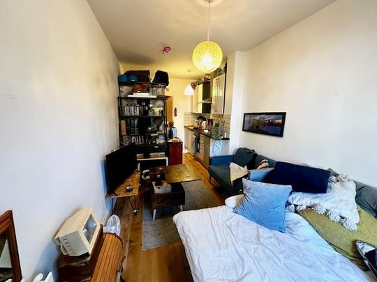 Studio to rent - Photo 1