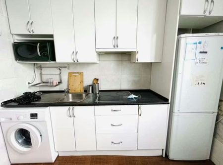 Calle de Toledo, Madrid, Community of Madrid 28005 - Photo 2