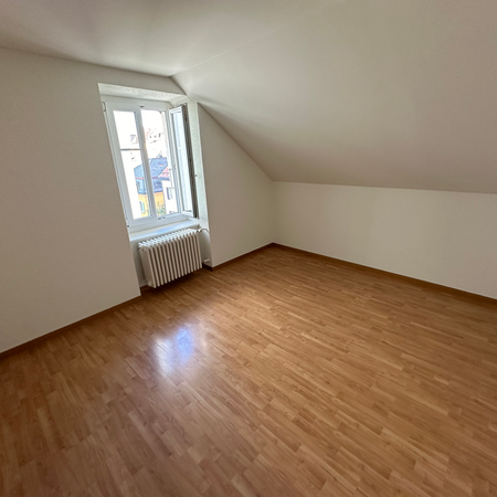 Appartement de 3 pièces dans un immeuble de 4 ètages - Rue de la Serre 105 - La Chaux-de-Fonds - Photo 3