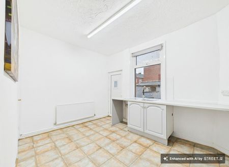 2 bedroom end of terrace house to rent - Photo 4