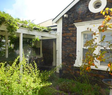 2-bedroom shared house / townhouse, Esmond Street - Photo 1