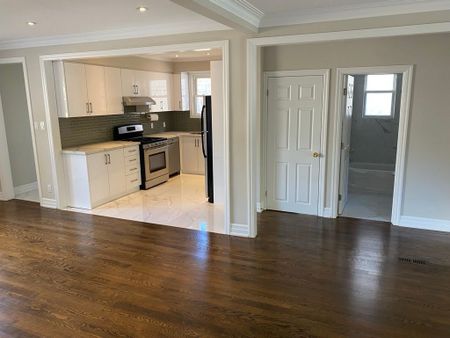 For Lease - 139 Horsham Avenue Unit# Main, Toronto, Ontario - Photo 5