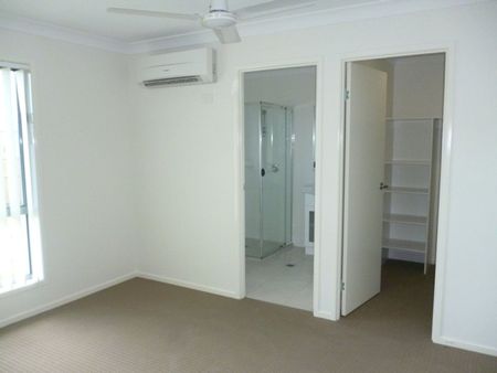 FAMILY HOME IN BEACONSFIELD HEIGHTS - Photo 2