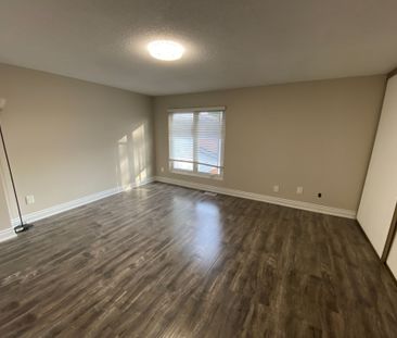 For Lease - 525 Meadows Boulevard Unit# 5, Mississauga, Ontario - Photo 2