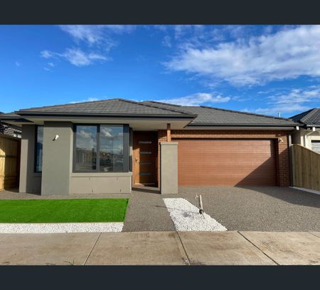 18 Croxden Avenue, Thornhill Park, Vic 3335 - Photo 3