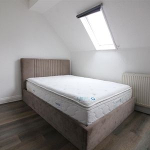 Hanger Lane, London - Photo 2