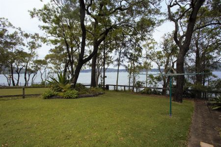 Fully furnished waterfront home in Bundabah for rent - Photo 5