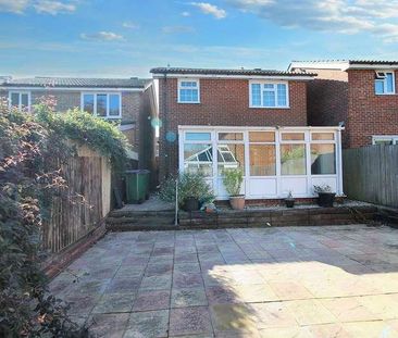 Naseby Avenue, Folkestone, CT20 - Photo 4
