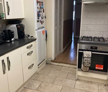 Room in a Shared House, Morley Road, E15 - Photo 6