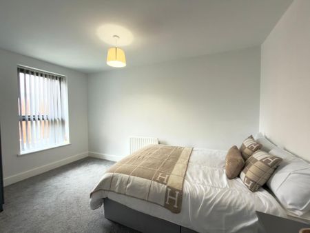 1 bedroom in a flat share to rent - Photo 3