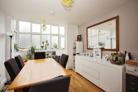 2 bedroom property to rent - Photo 2