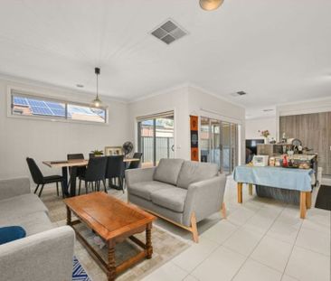 Spacious Family Living with Style, Comfort & Convenience - Photo 5