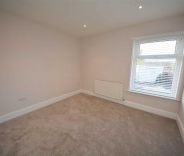 3 bed House - Mid Terrace for Rent - Photo 2