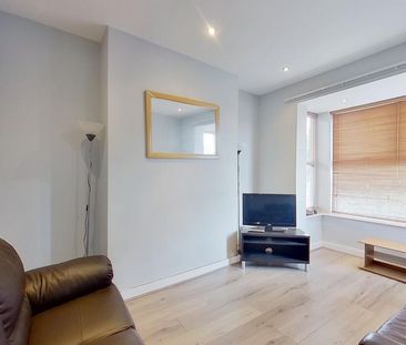 4 bedroom terraced house to rent - Photo 1