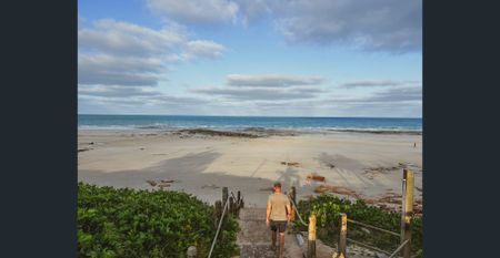 Fully Furnished & Executive Ready — Wi-Fi + Power Included - Photo 3