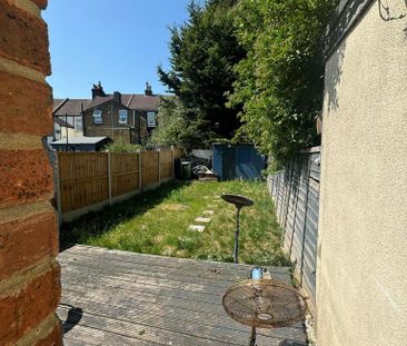 4 bedroom terraced house to rent - Photo 2