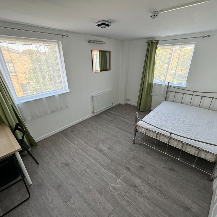 Room in a Shared House, Fawood Avenue, NW10 - Photo 1
