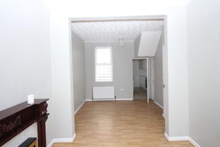 26 Nelson Street, Carrickfergus, BT38 8AR - Photo 3