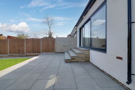 Room 2 - Carlton Avenue, Harrow, HA3 - Photo 4