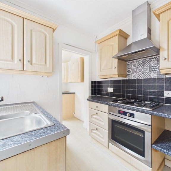 2 BED Terraced House To rent - Photo 1