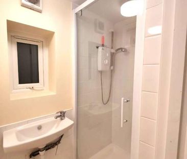 North Parade, Edgware, HA8 - Photo 3