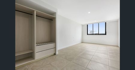 Now Leasing – Studio Apartment in Prime Southport Location - Photo 4