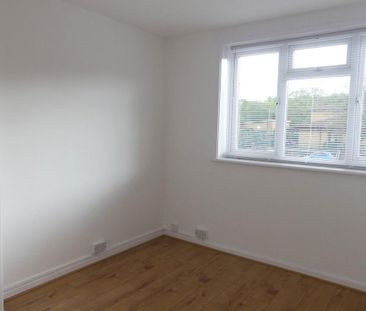 Castlecombe Road, London, SE9 - Photo 4