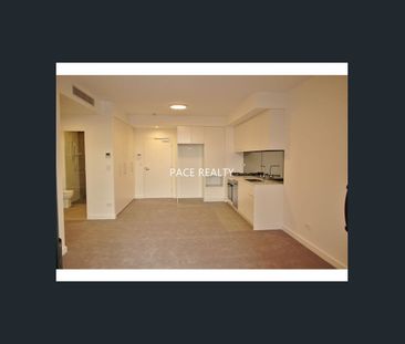 Luxury 1Bedroom+Study Apartment - Photo 2