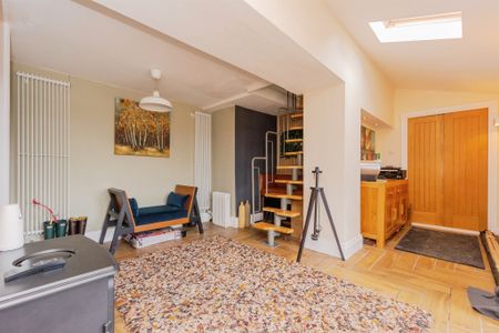 Halifax, Boothtown - Photo 2