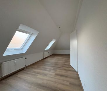 Renovierte 2-Raum-Dachgeschosswohnung inkl. Einbauküche - Photo 1