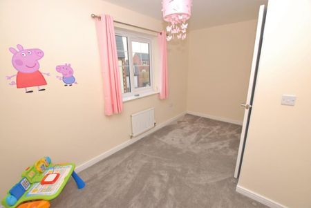 2 bedroom semi-detached house to rent - Photo 4