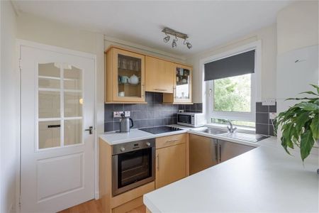 1 Bed Flat, Redbraes Grove, EH7 - Photo 3