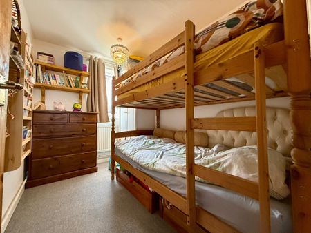 2 Bed End Terrace, Adelwood Grove, LS16 - Photo 3
