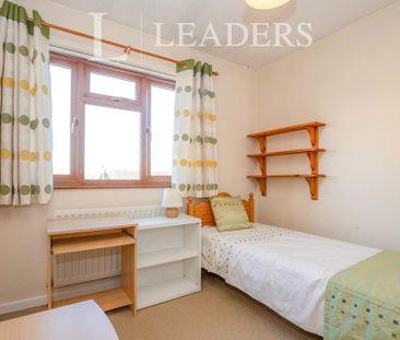 3 bedroom semi-detached house to rent - Photo 5