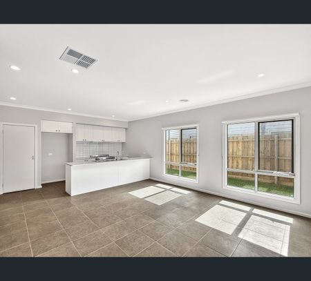 12 Muckleford Street, Eynesbury, Vic 3338 - Photo 2