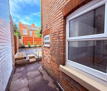 4 bedroom terraced house to rent - Photo 4