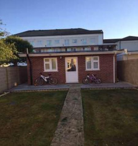 2 bedroom bungalow to rent - Photo 3