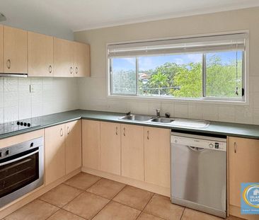 16 Hayes Avenue, Boyne Island, Qld 4680 - Photo 4