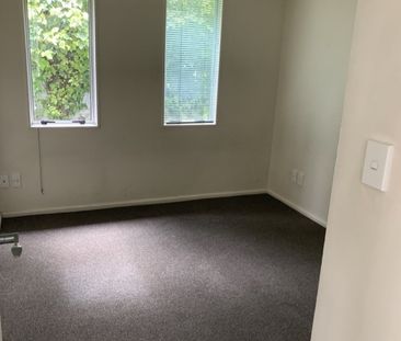 This home will win you over! - Photo 4