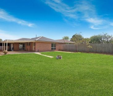 16 Sherriff Rise, Pakenham VIC 3810 - Photo 4