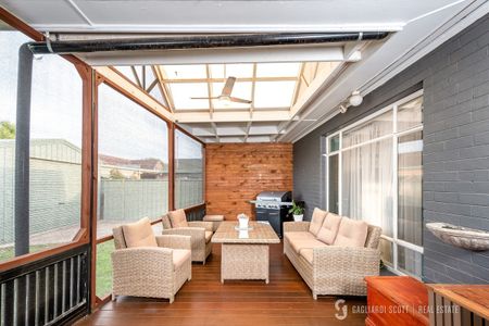 Stunning 3 Bedroom Home - Photo 2