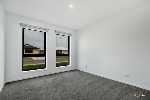 2/2 Links Court, SHEARWATER - Photo 1