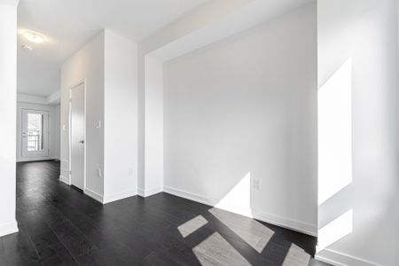 For Lease - 4886 Valera Road, Burlington, Ontario - Photo 5
