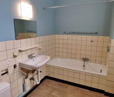 Appartement te huur in Kortrijk voor € 725 met 2 slaapkamers - Photo 2