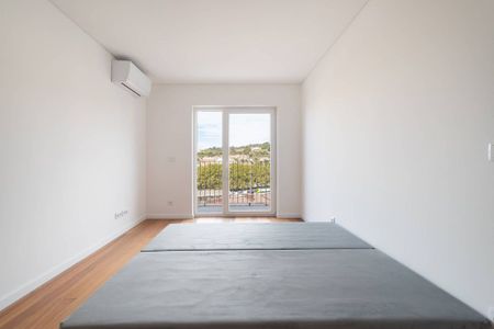 2 bedroom luxury Apartment for rent in Lisbon, Portugal - Photo 3