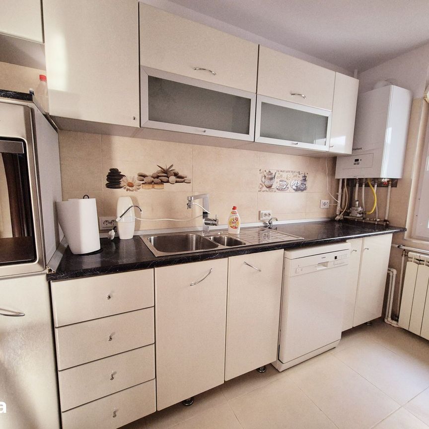 Apartament cu 3 camere, etaj 1, bld. Dacia - Fotografie 1