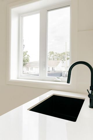 For Lease - 2034 Danforth Avenue Unit# 201, Toronto, Ontario - Photo 4